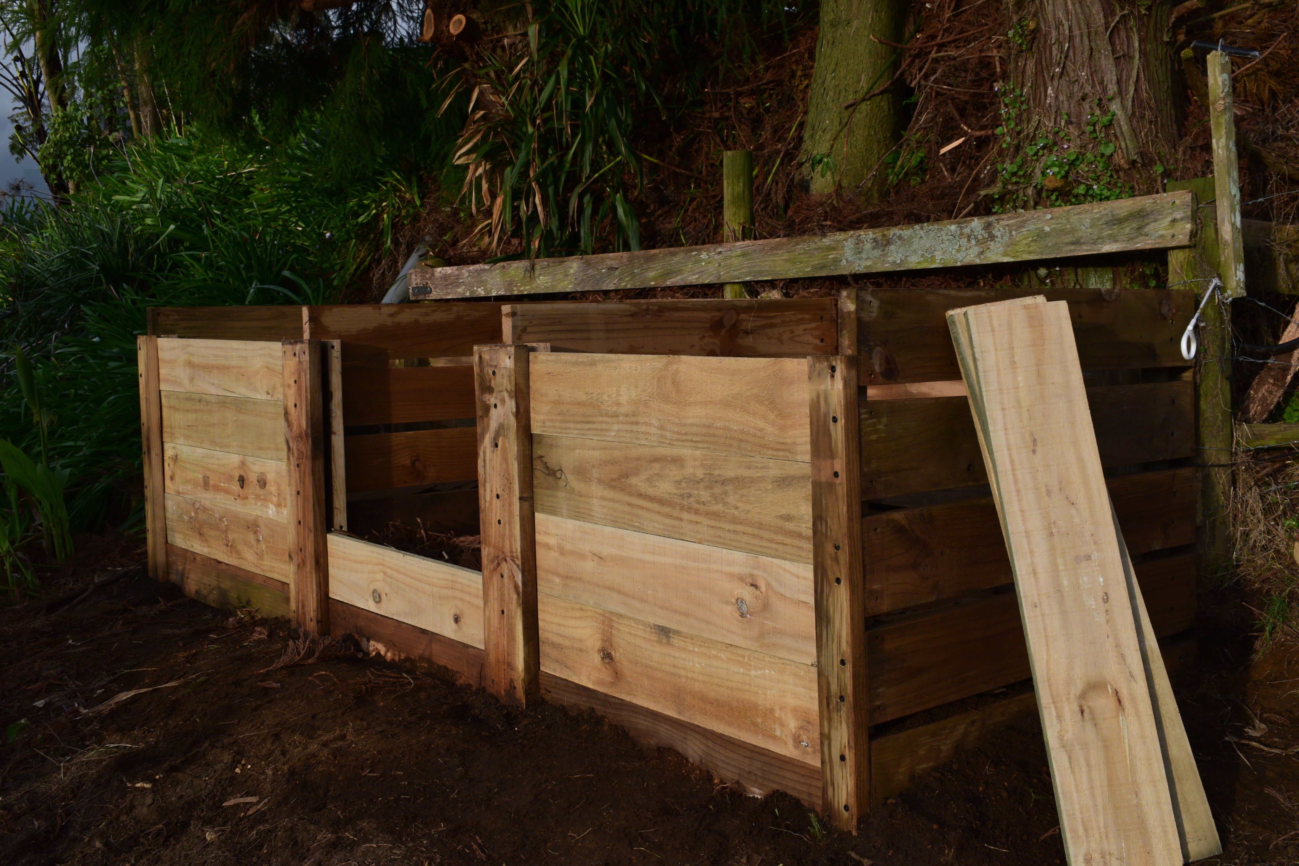 Close-up of the compost bay dividers thumbnail